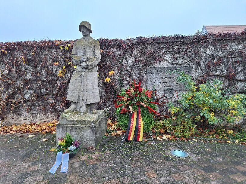 Volkstrauertag 2025 Kriegerdenkmal Niederkirchen 
