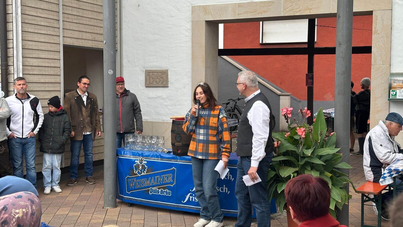 Weinprinzessin Anna III Eröffnung Oktoberfest Niederkirchen
